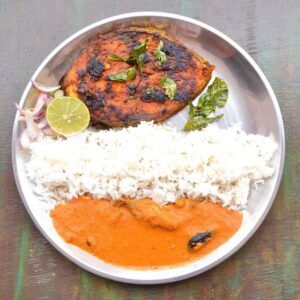 Fresh Pomfret Fish Fry (4 pieces) + Fish Curry (3 pieces) 32 Oz Box (rice not included.) - Order for next day only